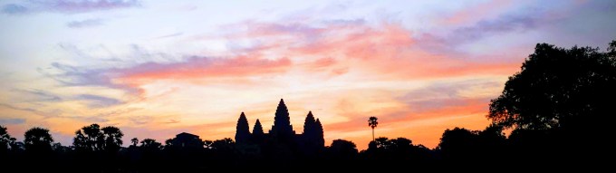 Sunrise over Angkor Wat > Cambodia > TheRoamingNoodle