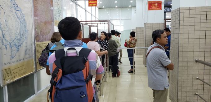 Land port crossing > TheRoamingNoodle