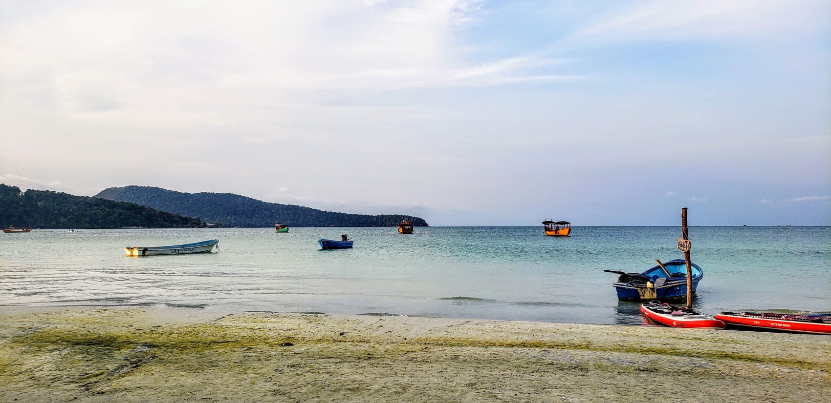 Koh Rong Samloem > TheRoamingNoodle