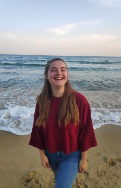 Rosa in South Korea > Ocean > TheRoamingNoodle