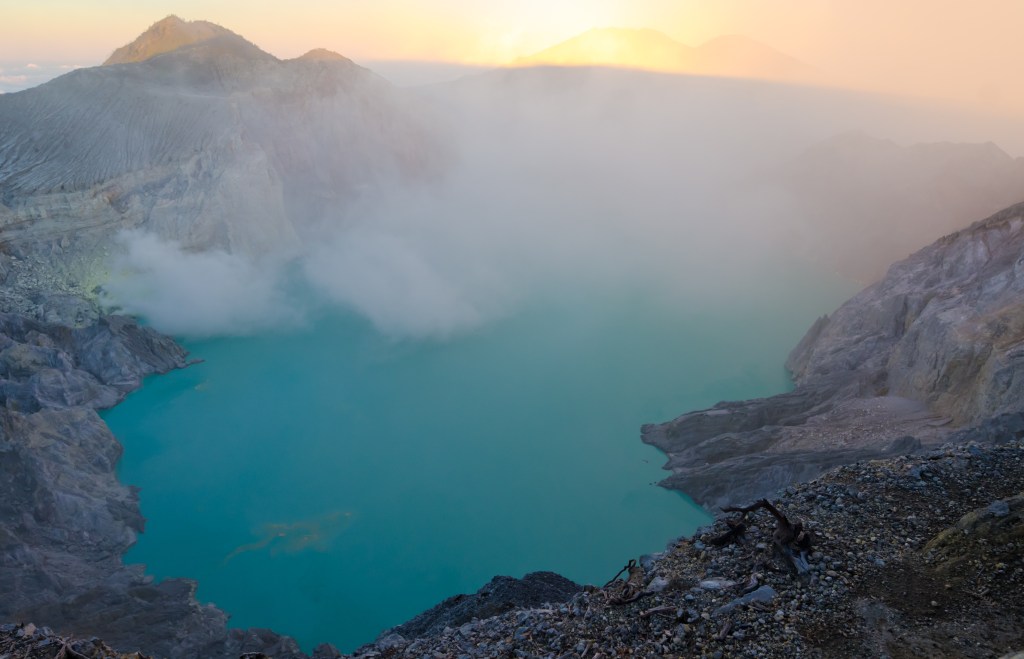 Mount Ijen > Banyuwangi > TheRoamingNoodle